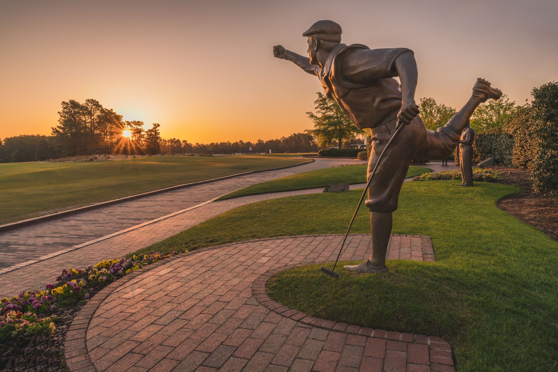 LUXEBEAT MAGAZINE – Golf on – Pinehurst Resort delivers tradition, premium golf, and style