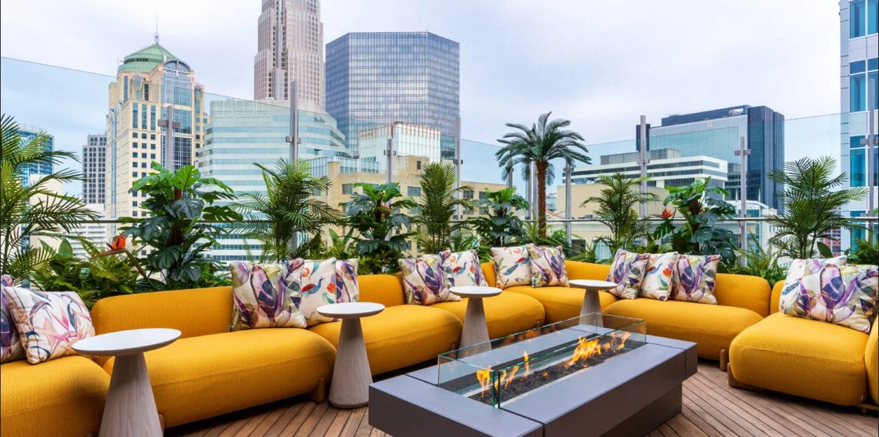 Read more about the article LUXE BEAT MAGAZINE – Rockin’ the Rooftop at Charlotte’s Merchant & Trade