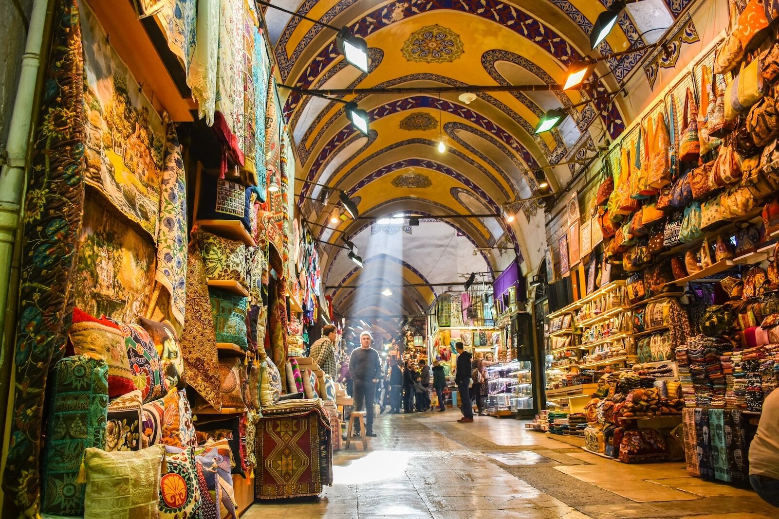Read more about the article MATADOR NETWORK – Embracing the charm & chaos of Istanbul’s Grand Bazaar